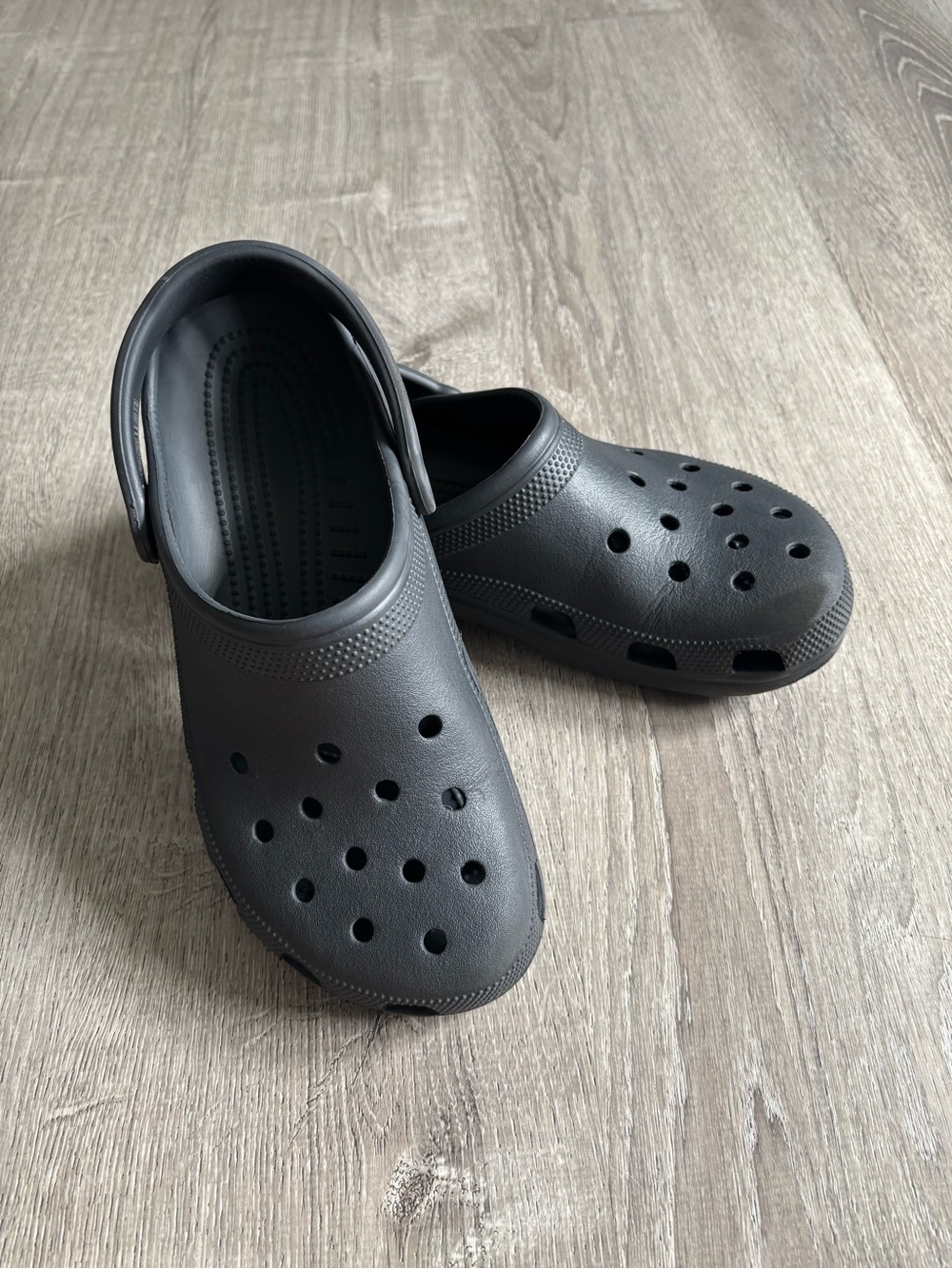 CROCS Classic Clog in Black